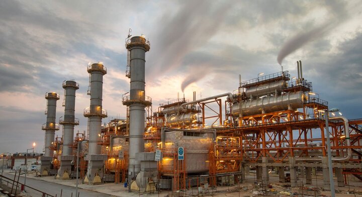 تحویل بیش از ۷ میلیارد لیتر نفت‌گاز نیروگاهی در ۶ ماهه دولت چهاردهم